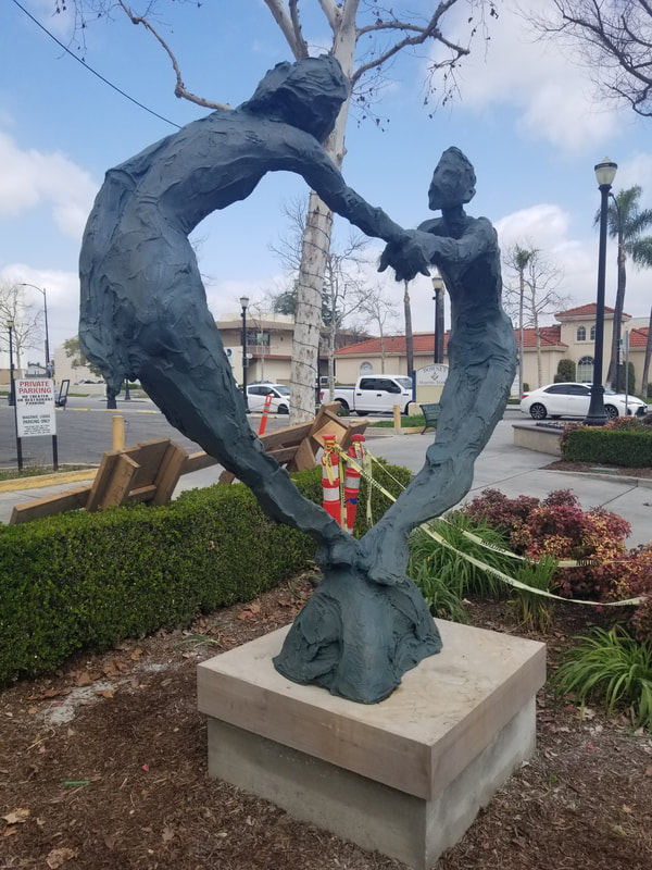 Our installations today in downtown Downey, CA! Joe Norman’s  #HomewardMonarch  and Jane DeDecker’s  #MyHeartIsInYourHands These are the first of a series of #PublicArt placements that the City has commissioned  from the National Sculptors' Guild to enhance ​#DowneyAvenue More coming soon!